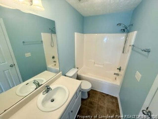 138 Collinwood Drive, Raeford, NC 28376