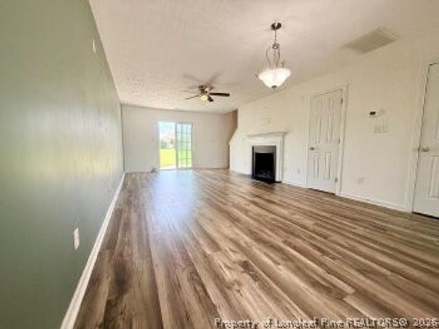 138 Collinwood Drive, Raeford, NC 28376
