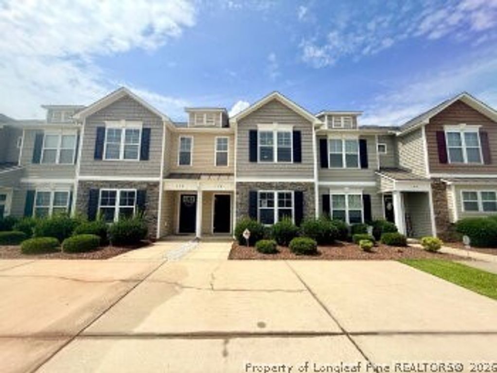 138 Collinwood Drive, Raeford, NC 28376