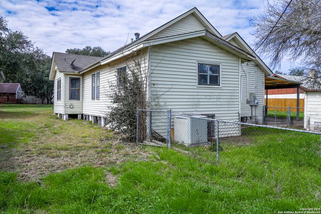 711 S 7TH ST, Kenedy, TX 78119