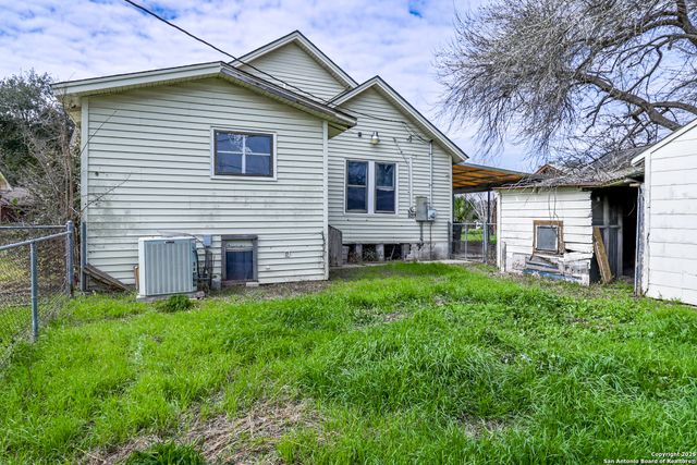 711 S 7TH ST, Kenedy, TX 78119