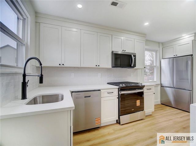 2 Anne Street, South River, NJ 08882