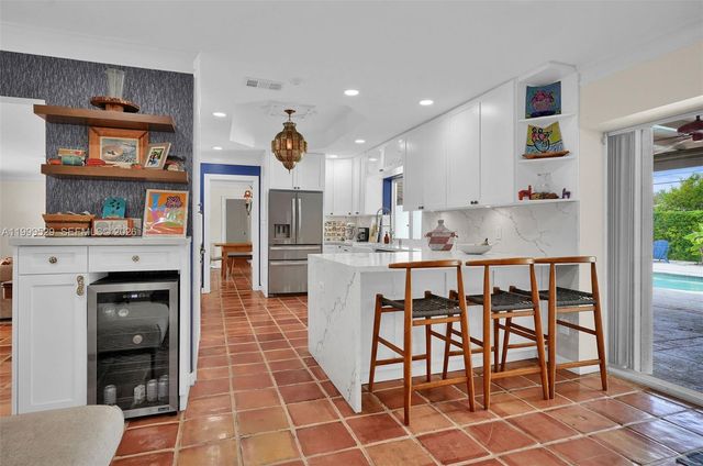 15280 SW 72nd Ave, Palmetto Bay, FL 33157