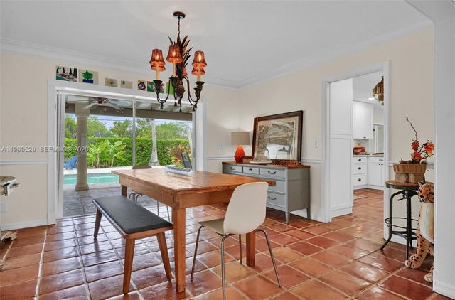 15280 SW 72nd Ave, Palmetto Bay, FL 33157