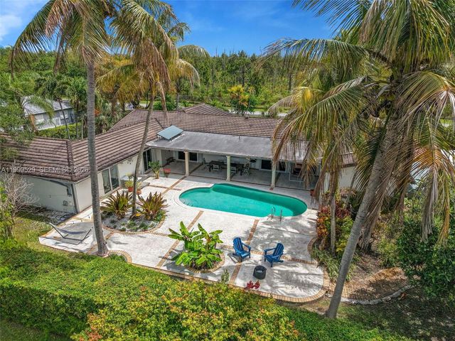 15280 SW 72nd Ave, Palmetto Bay, FL 33157