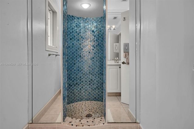 15280 SW 72nd Ave, Palmetto Bay, FL 33157