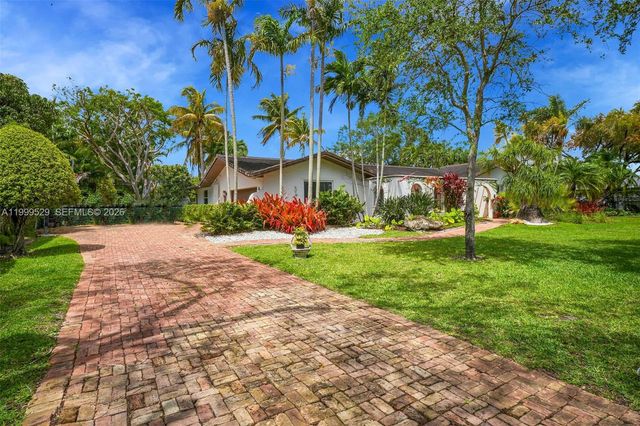 15280 SW 72nd Ave, Palmetto Bay, FL 33157