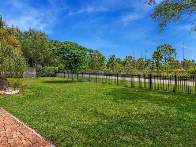15280 SW 72nd Ave, Palmetto Bay, FL 33157