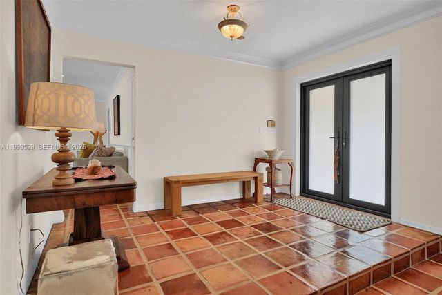 15280 SW 72nd Ave, Palmetto Bay, FL 33157