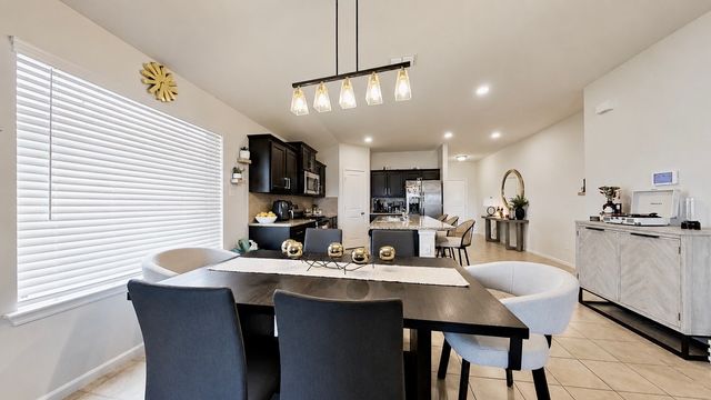 2216 Sadlers Creek Lane, Fort Worth, TX 76108