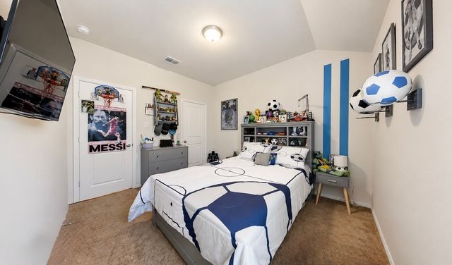 2216 Sadlers Creek Lane, Fort Worth, TX 76108