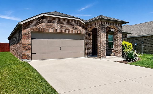 2216 Sadlers Creek Lane, Fort Worth, TX 76108