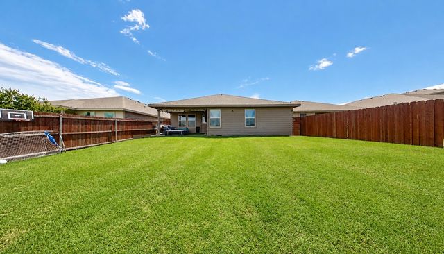 2216 Sadlers Creek Lane, Fort Worth, TX 76108