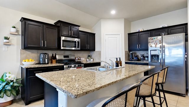2216 Sadlers Creek Lane, Fort Worth, TX 76108