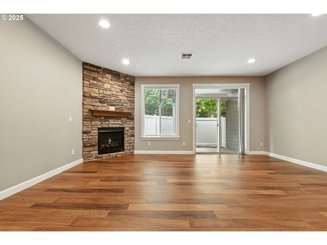 1915 Nw SAGE St, Camas, WA 98607