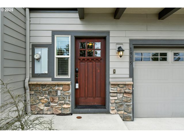 1915 Nw SAGE St, Camas, WA 98607