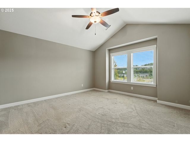 1915 Nw SAGE St, Camas, WA 98607