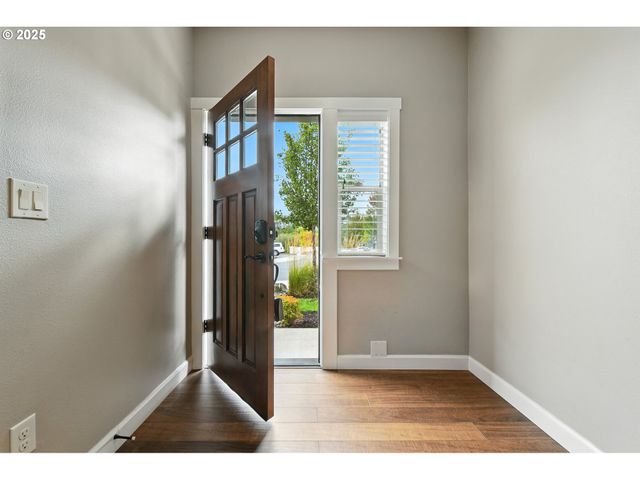 1915 Nw SAGE St, Camas, WA 98607