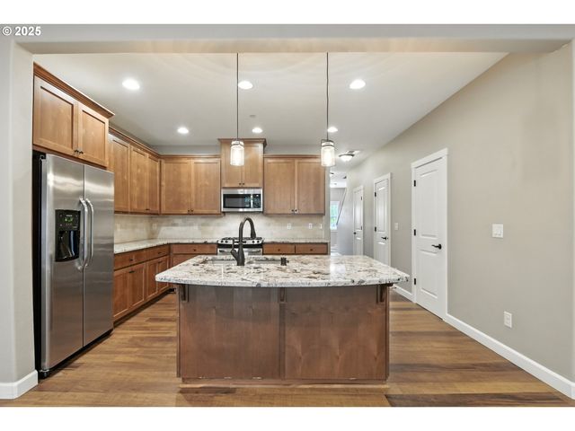 1915 Nw SAGE St, Camas, WA 98607