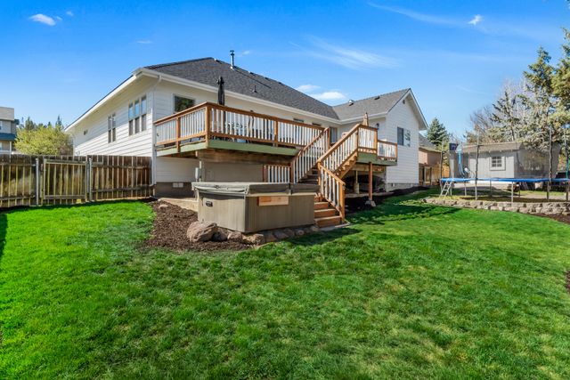 3773 SW Timber Avenue, Redmond, OR 97756