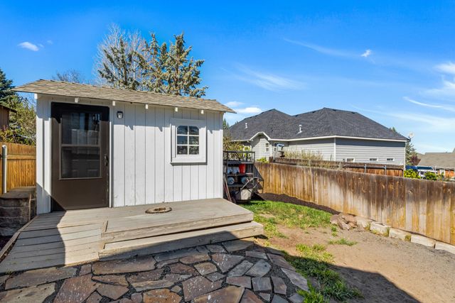 3773 SW Timber Avenue, Redmond, OR 97756