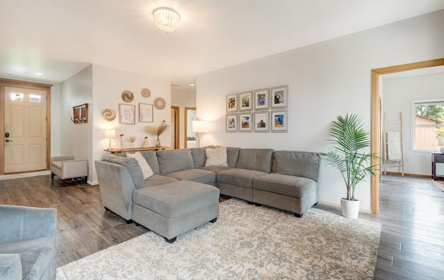 3773 SW Timber Avenue, Redmond, OR 97756