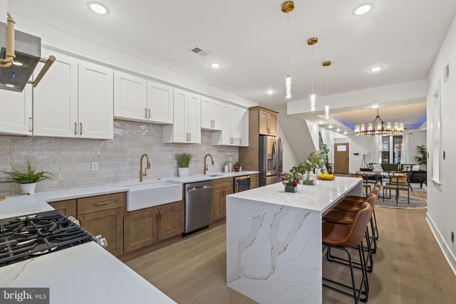 404 W SCHOOL HOUSE LN, Philadelphia, PA 19144