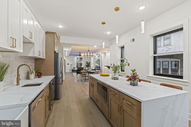 404 W SCHOOL HOUSE LN, Philadelphia, PA 19144