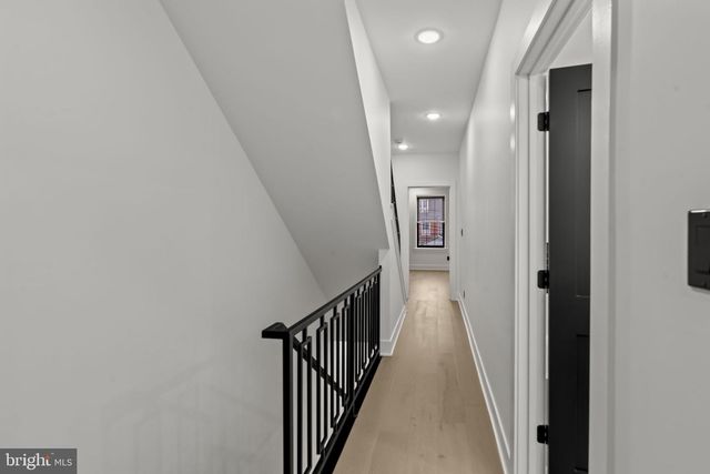 404 W SCHOOL HOUSE LN, Philadelphia, PA 19144