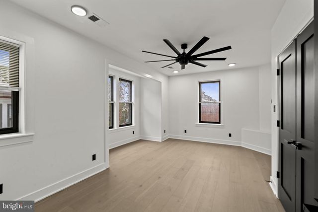 404 W SCHOOL HOUSE LN, Philadelphia, PA 19144