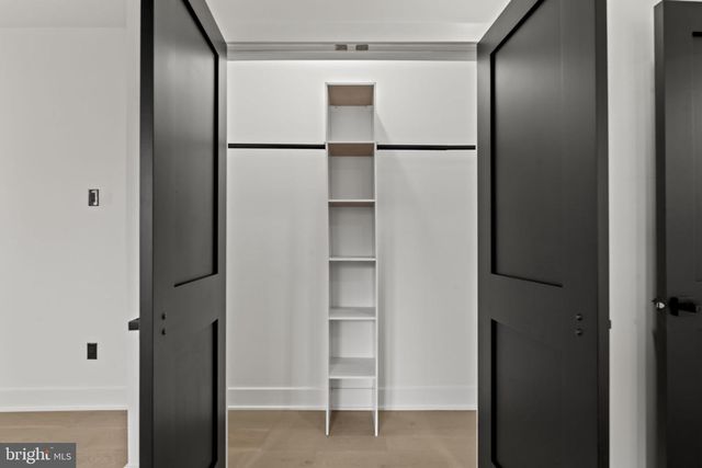 404 W SCHOOL HOUSE LN, Philadelphia, PA 19144