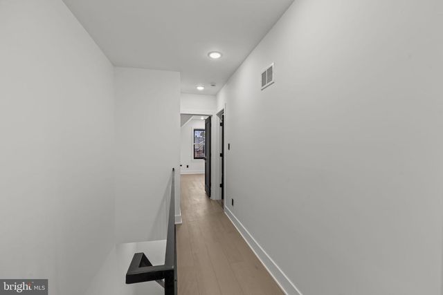 404 W SCHOOL HOUSE LN, Philadelphia, PA 19144