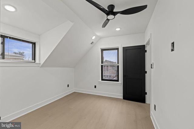 404 W SCHOOL HOUSE LN, Philadelphia, PA 19144