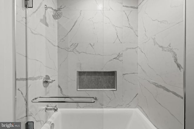 404 W SCHOOL HOUSE LN, Philadelphia, PA 19144