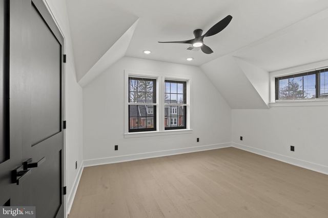 404 W SCHOOL HOUSE LN, Philadelphia, PA 19144