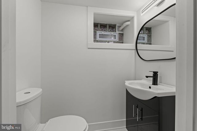 404 W SCHOOL HOUSE LN, Philadelphia, PA 19144