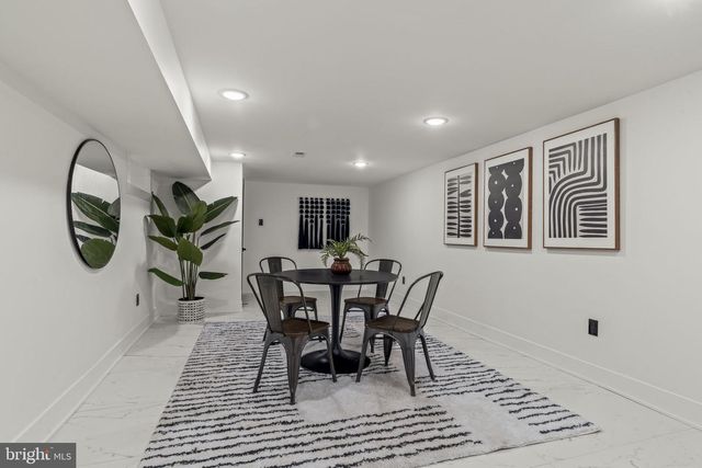 404 W SCHOOL HOUSE LN, Philadelphia, PA 19144