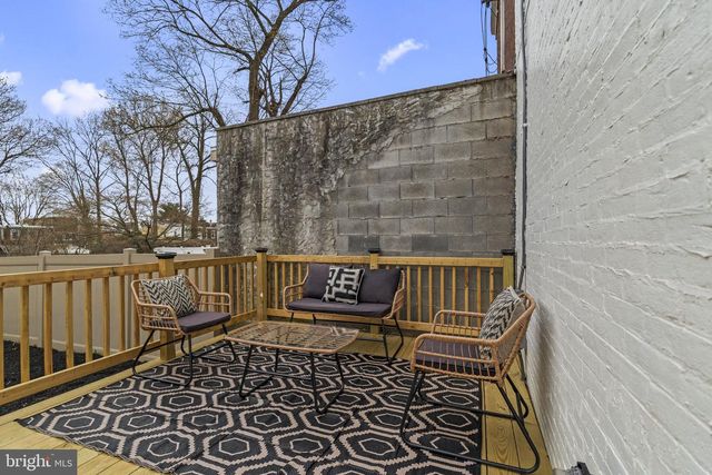 404 W SCHOOL HOUSE LN, Philadelphia, PA 19144