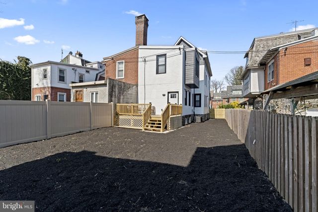 404 W SCHOOL HOUSE LN, Philadelphia, PA 19144