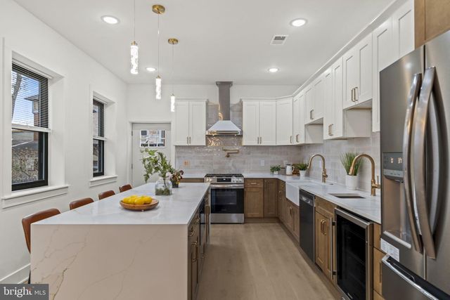 404 W SCHOOL HOUSE LN, Philadelphia, PA 19144