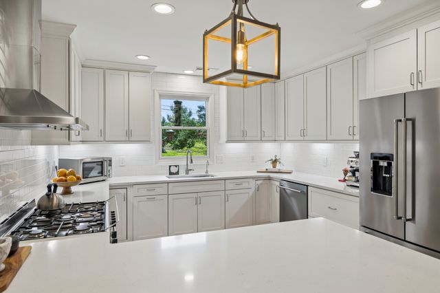 235 Boxwood Dr, Franklin, TN 37069