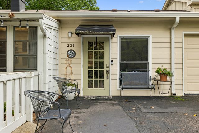 235 Boxwood Dr, Franklin, TN 37069