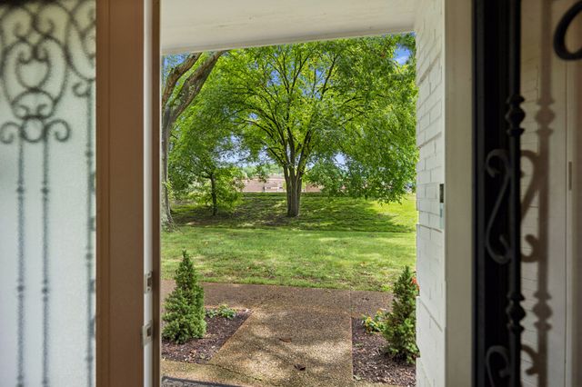 235 Boxwood Dr, Franklin, TN 37069