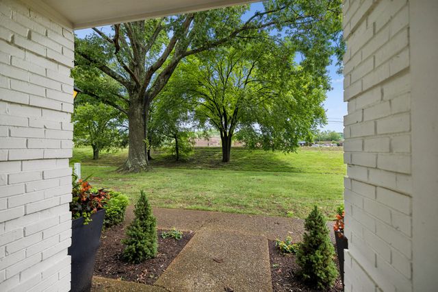 235 Boxwood Dr, Franklin, TN 37069