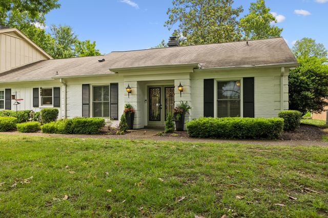235 Boxwood Dr, Franklin, TN 37069