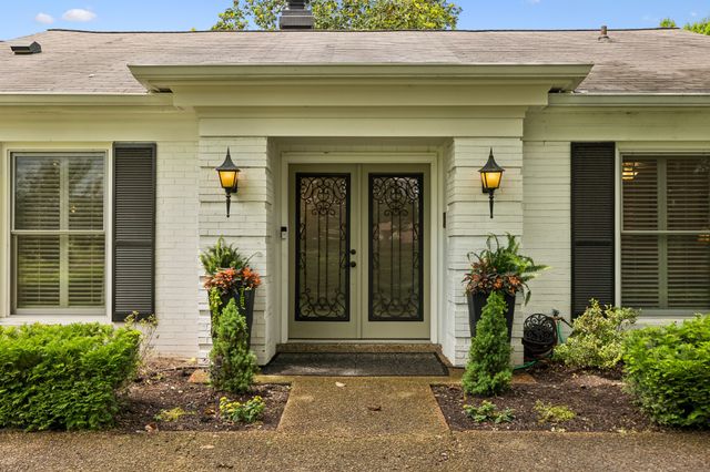 235 Boxwood Dr, Franklin, TN 37069