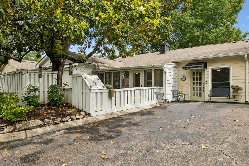 235 Boxwood Dr, Franklin, TN 37069