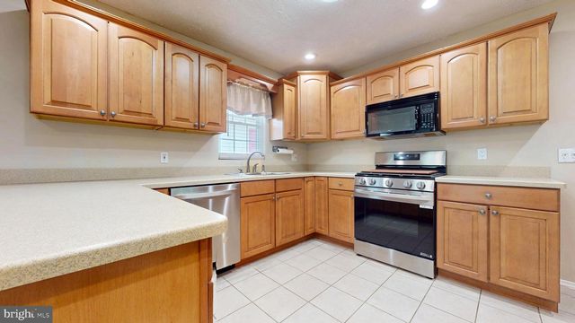 210 LEXINGTON DR, Tuckerton, NJ 08087