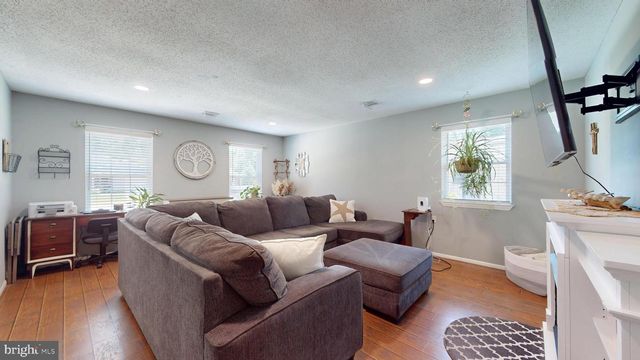 210 LEXINGTON DR, Tuckerton, NJ 08087