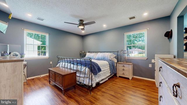 210 LEXINGTON DR, Tuckerton, NJ 08087